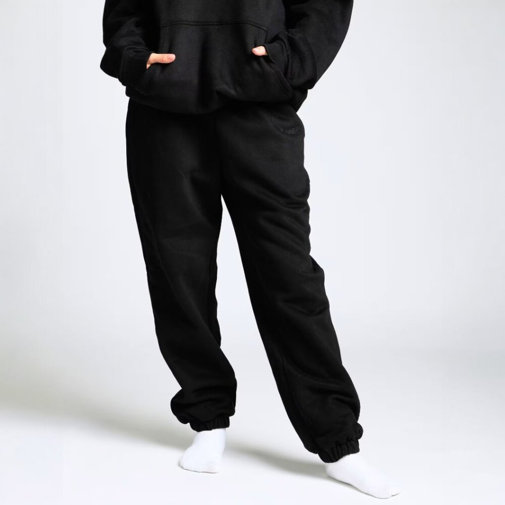 Comfrt Signature Sweatpants in Onyx Black Oversized Unisex Size Small NWT